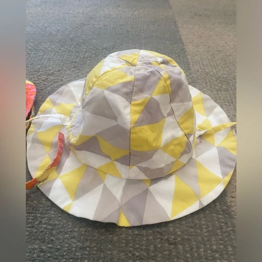 Black wagon Reversible Sunhats 1 to 2 T